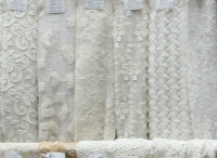 Общий обзор тканей на стендах магазина  Ткани на Чернышевской.